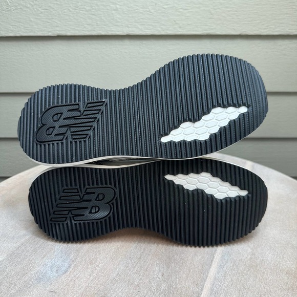 New Balance Women Size 6 Sneaker Fresh Foam X70 Beige Leopard Athletic Shoe New - Picture 9 of 16